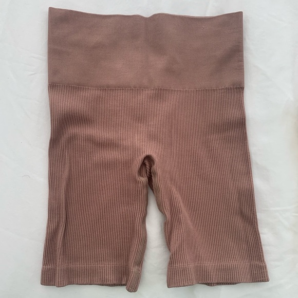 TNA BIKE SHORTS - Picture 1 of 3